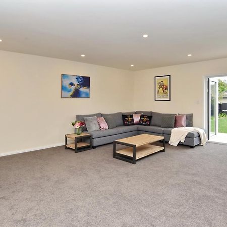 Weston Villa - Spacious & Family Friendly - Bookahome 基督城 外观 照片