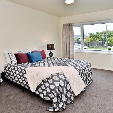 Weston Villa - Spacious & Family Friendly - Bookahome 基督城 外观 照片
