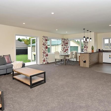 Weston Villa - Spacious & Family Friendly - Bookahome 基督城 外观 照片