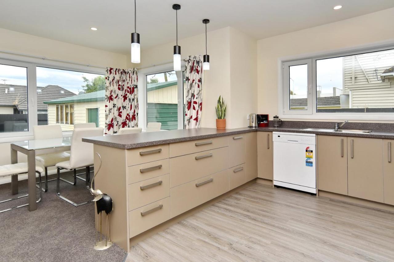 Weston Villa - Spacious & Family Friendly - Bookahome 基督城 外观 照片